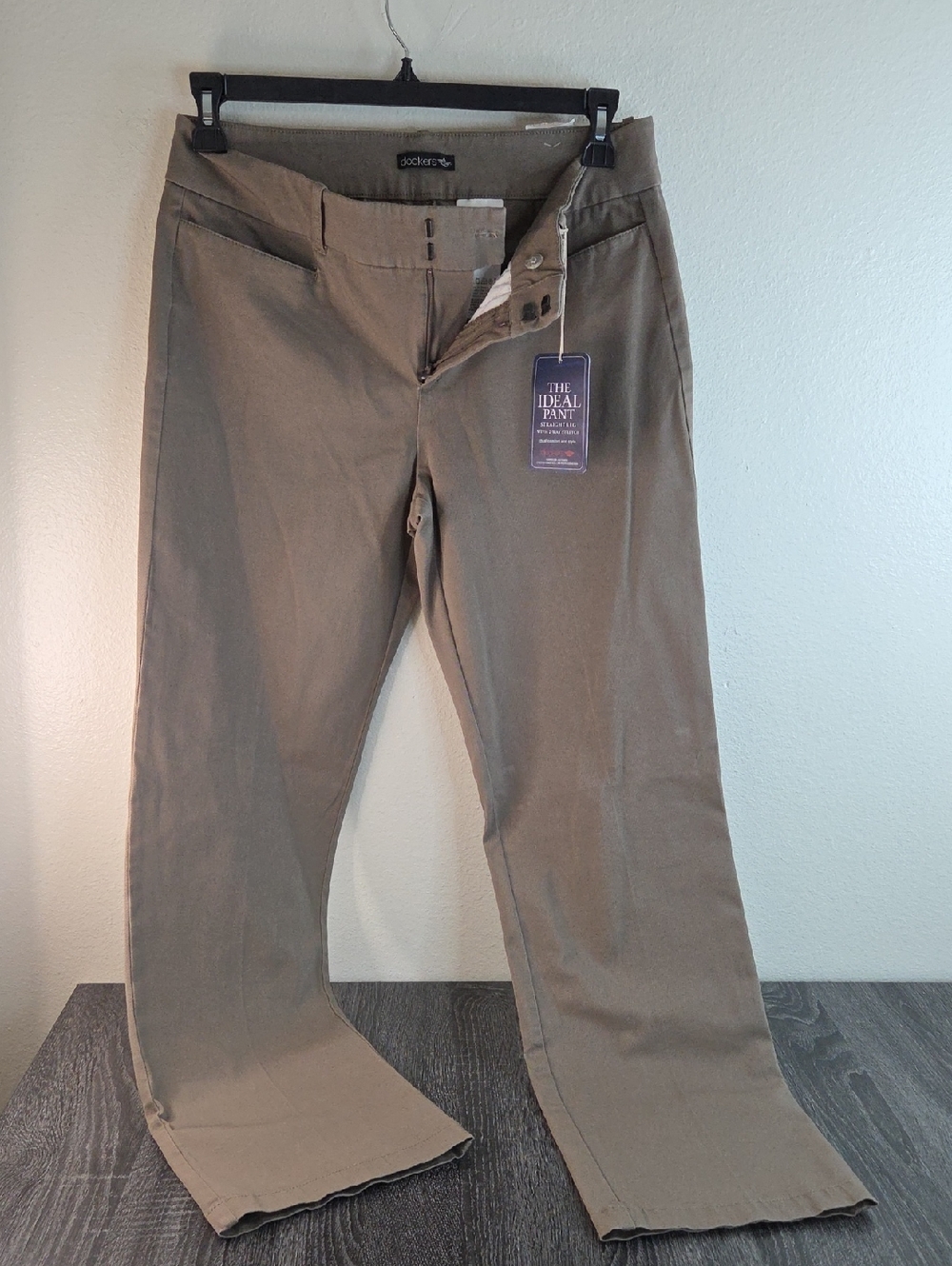 Dockers Womens 10M  Pants in Taupe Straight Leg Stretch NWT $50